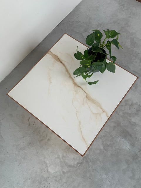 Solid Small Sohvapöytä, Tammi | Calacatta Gold Matta
